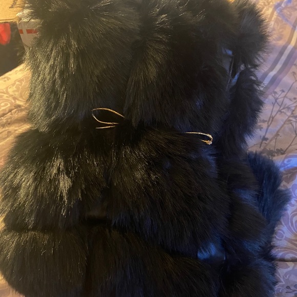 XL Black faux fur long vest fully lined